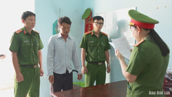 Em chồng say rượu, nửa đêm vác dao chém chị dâu