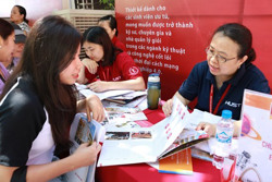 Tuyển sinh đại học 2022: Thí sinh tỉnh táo với những lời mời nhập học sớm