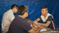 Bắt tạm giam đối tượng cầm dao chém 4 người trong tiệc nhậu