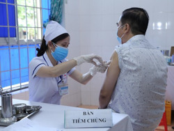 Tăng cường công tác tiêm chủng và sử dụng vắc-xin phòng COVID-19