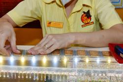 Giá vàng hôm nay 4-6: Đảo chiều suy yếu trước sức mạnh của USD