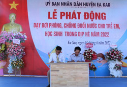 Huyện Ea Kar phát động dạy bơi phòng, chống đuối nước trẻ em, học sinh