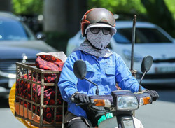 Bắc Bộ đón mưa lớn, Trung Bộ nắng nóng kéo dài