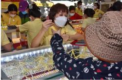 Giá vàng hôm nay 8-6: Đảo chiều đi lên khi USD đột ngột giảm giá