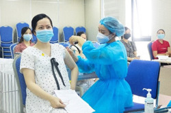 Bộ Y tế: Ca nhiễm biến thể BA.5 có thể gia tăng, đẩy mạnh tiêm vaccine