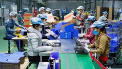 Tăng lương trong thời bão giá