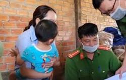 Cán bộ làm giấy khai tử cho cháu bé còn sống, xin… rút kinh nghiệm