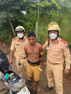 Bắt giữ 1 đối tượng tàng trữ trái phép chất ma tuý