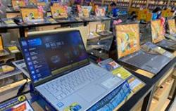 Laptop, smartphone hạ giá mạnh