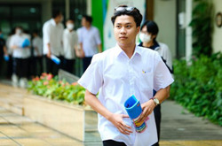 TUYỂN SINH ĐH NĂM 2022: Điểm xét tuyển học bạ vượt trần: Có bất thường?