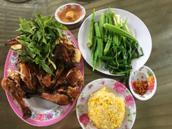 Gà nướng xôi bắp Tây Ninh