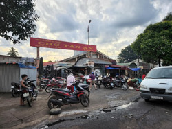 Tổ chức, quản lý chợ truyền thống hài hòa với đô thị hiện đại