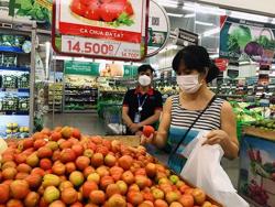 Giá hàng hóa vẫn leo thang, bất chấp xăng lao dốc