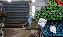 Giá thép lao dốc