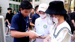 Lo ngại ‘làm đẹp’ điểm số, chuyên gia nói xét tuyển học bạ không công bằng, thực chất