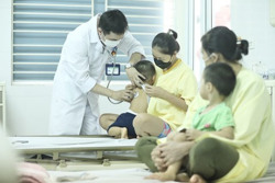 Cúm A gia tăng: Người dân đổ xô mua thuốc Tamiflu