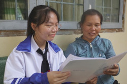 Thủ khoa “trường làng”