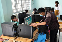 Huyện Krông Bông: Tìm giải pháp “gỡ khó” về biên chế giáo viên tiểu học