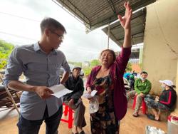 Vợ chồng phó viện trưởng bị tố chiếm đoạt hàng chục tỉ đồng