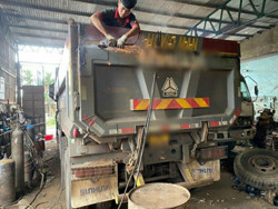 Huyện Krông Ana: Đẩy mạnh tuyên truyền, vận động chủ xe cắt bỏ thành thùng cơi nới sai quy định