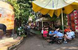 Nên miễn lệ phí thị thực cho khách du lịch