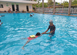 Ngừa đuối nước trẻ em: Bắt đầu từ người lớn