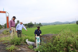 Chuyển biến tích cực trong bảo vệ môi trường trên đồng ruộng tại Krông Ana