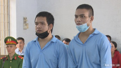 Y án sơ thẩm thanh niên cầm dao chém em trai người yêu trọng thương