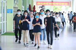 Tăng học phí, chất lượng dạy học có tương xứng?