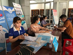 Gần 500 lao động được tuyển dụng trực tiếp tại các phiên giao dịch việc làm