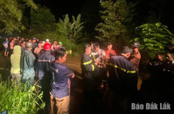 Cháu bé bị nước cuốn trôi khi cùng mẹ đi làm rẫy về