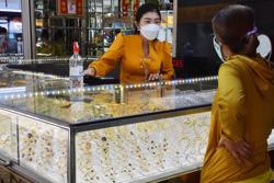 Giá vàng hôm nay 23-8: “Bốc hơi” dữ dội vì khan hiếm người mua