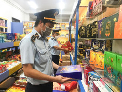 Kiểm tra thị trường bánh trung thu tại TP. Buôn Ma Thuột