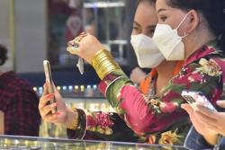 Giá vàng hôm nay 26-8: Bị “đánh xuống” sau khi tăng mạnh