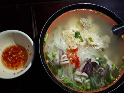 Hít hà bún quậy