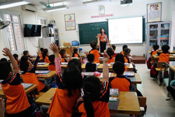 Khẩn trương tuyển đủ giáo viên cho năm học mới