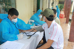 Khẩn trương tổ chức tiêm chủng lưu động vắc xin phòng COVID-19