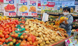 Giá xăng giảm, bao giờ giá hàng hóa mới giảm?