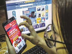 Hàng giả vẫn công khai thách thức