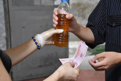 Hiểm họa từ rượu không rõ nguồn gốc