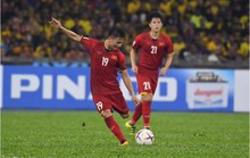 Quang Hải hội quân muộn, Hoàng Đức lỡ hẹn với tuyển Việt Nam