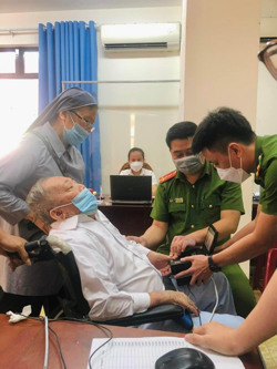 Hình ảnh người chiến sĩ công an qua những bức thư