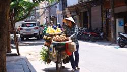 Hà Nội ngày nắng, chiều tối và đêm có mưa dông