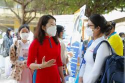 ĐIỂM TRÚNG TUYỂN ĐẠI HỌC 2022: Y dược "hạ nhiệt", báo chí tăng cao vút!