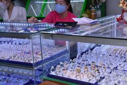 Giá vàng hôm nay 17-9: Vọt lên từ mức thấp nhất trong 29 tháng qua