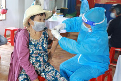 Tăng cường công tác tiêm chủng vắc xin phòng COVID-19 và phòng, chống dịch bệnh truyền nhiễm