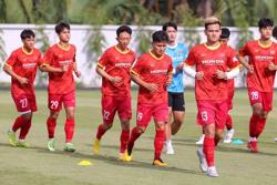 Tuyển Singapore - Thuốc thử tầm trung