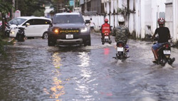 Hà Nội có nơi mưa to và dông, đề phòng lốc sét, gió giật mạnh