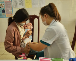 Ngành y tế nỗ lực nâng cao hiệu quả tiêm chủng mở rộng