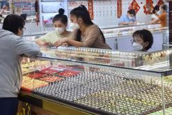 Giá vàng hôm nay 22-9: Bất ngờ vọt lên dù Mỹ tăng thêm lãi suất